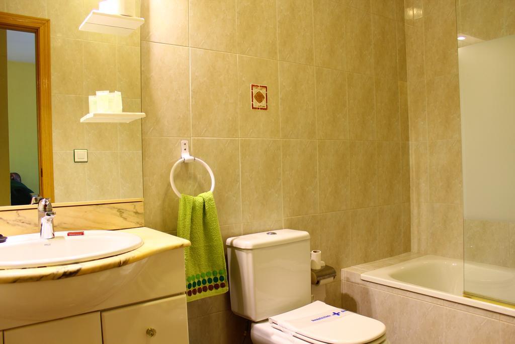Residencial Los Robles 阿罗约弗里奥 客房 照片